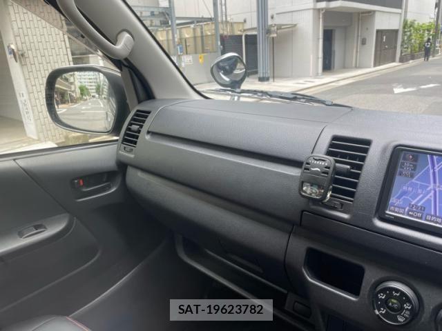 Toyota HIACE VAN 2015-10 7360216-14