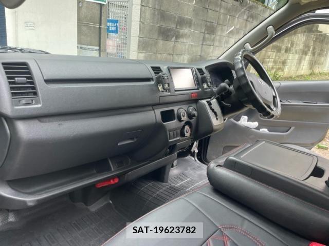 Toyota HIACE VAN 2015-10 7360216-7