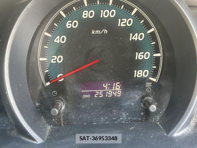 Toyota HIACE VAN 2011-08 7360212-16