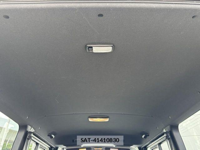Toyota HIACE VAN 2022-01 7360200-9