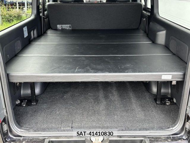 Toyota HIACE VAN 2022-01 7360200-10