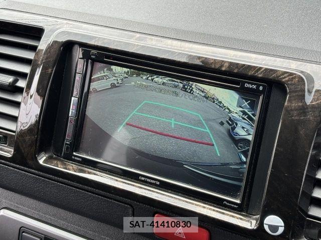 Toyota HIACE VAN 2022-01 7360200-13