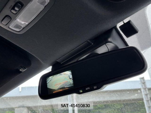 Toyota HIACE VAN 2022-01 7360200-16
