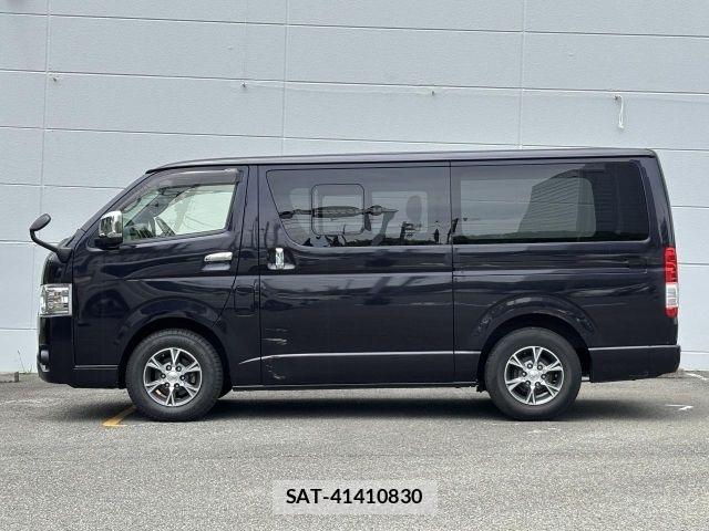 Toyota HIACE VAN 2022-01 7360200-18