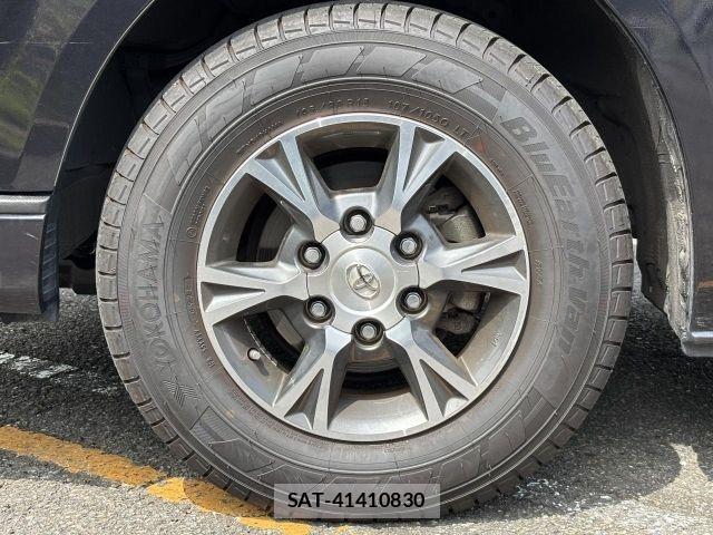 Toyota HIACE VAN 2022-01 7360200-26