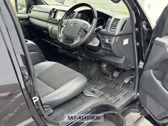 Toyota HIACE VAN 2022-01 7360200-3