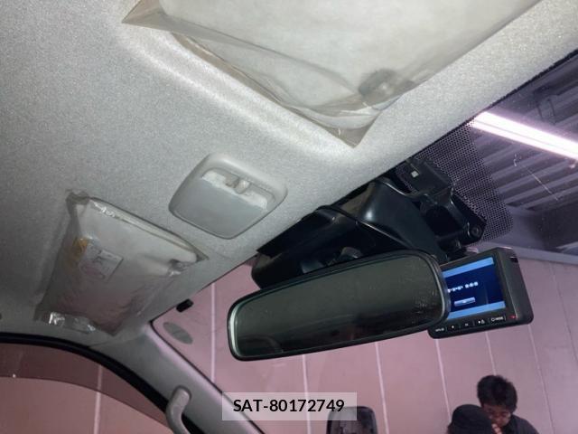 Toyota HIACE VAN 2018-06 7360211-18