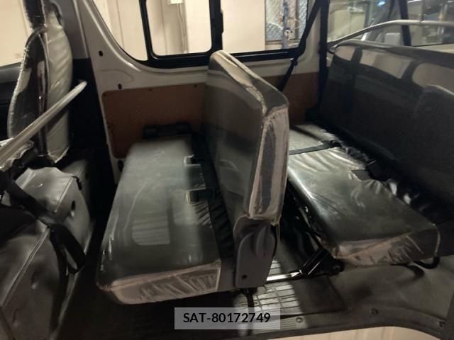 Toyota HIACE VAN 2018-06 7360211-7