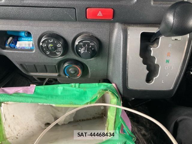 Toyota HIACE VAN 2014-01 7360218-11