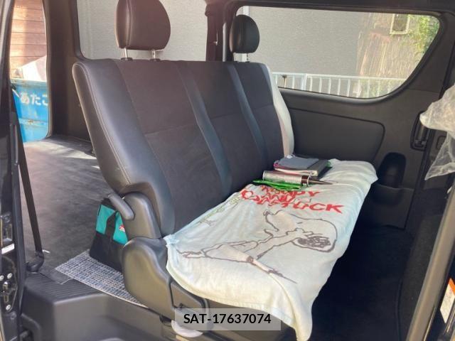 Toyota HIACE VAN 2021-06 7360201-11
