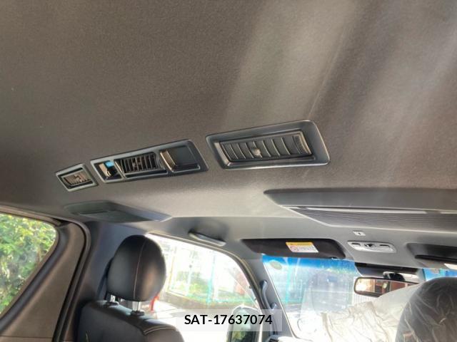 Toyota HIACE VAN 2021-06 7360201-12