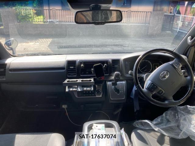 Toyota HIACE VAN 2021-06 7360201-15