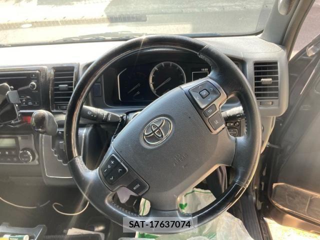 Toyota HIACE VAN 2021-06 7360201-17