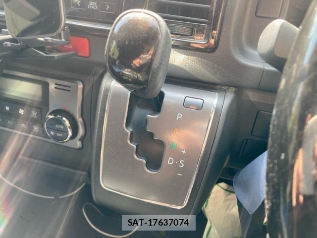 Toyota HIACE VAN 2021-06 7360201-21