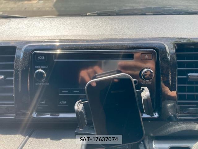 Toyota HIACE VAN 2021-06 7360201-23