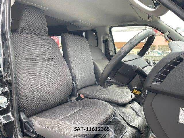 Toyota HIACE VAN 2019-10 7360213-10