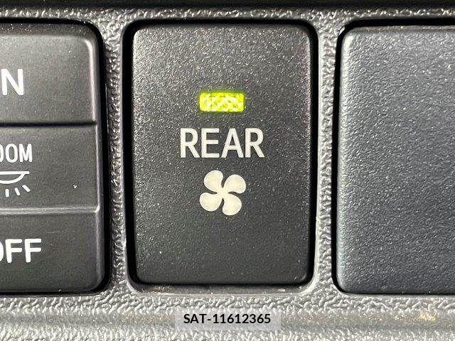 Toyota HIACE VAN 2019-10 7360213-7