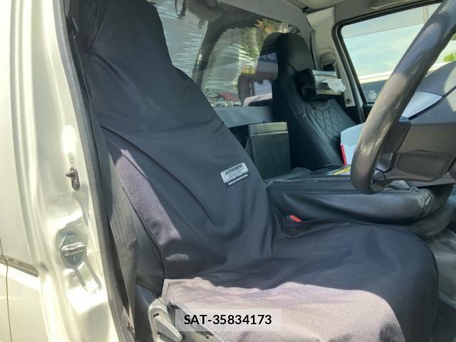 Toyota HIACE VAN 2018-03 7360214-9