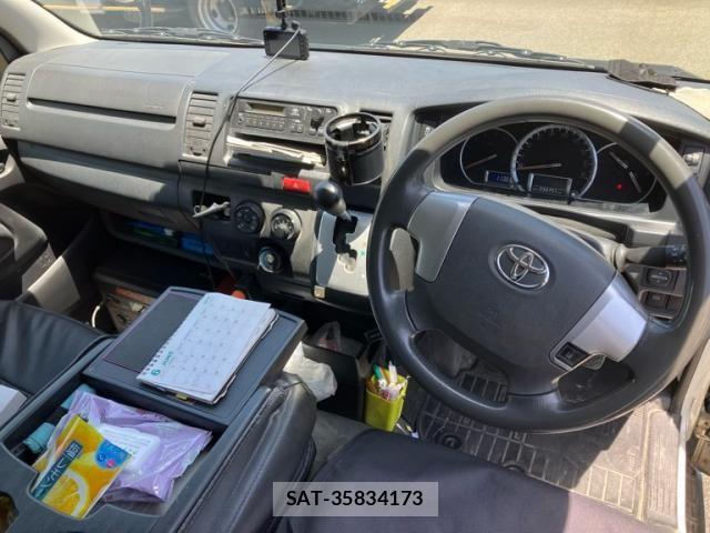 Toyota HIACE VAN 2018-03 7360214-10