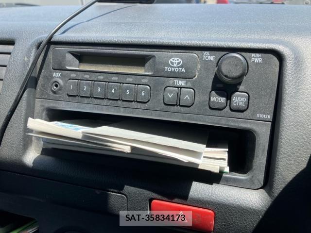Toyota HIACE VAN 2018-03 7360214-12
