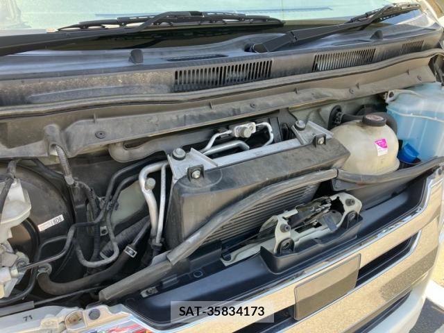 Toyota HIACE VAN 2018-03 7360214-16