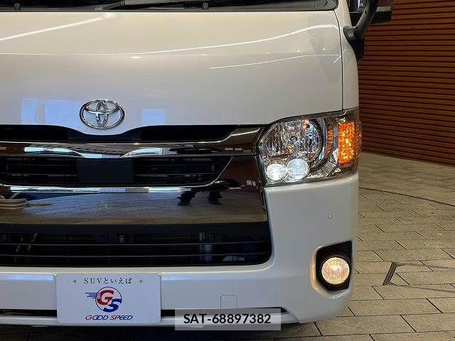Toyota HIACE VAN 2022-03 7360199-9