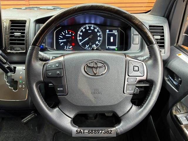 Toyota HIACE VAN 2022-03 7360199-12