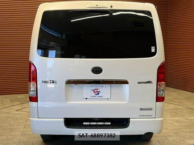 Toyota HIACE VAN 2022-03 7360199-18
