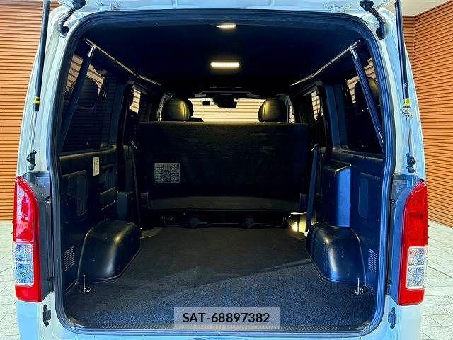 Toyota HIACE VAN 2022-03 7360199-19