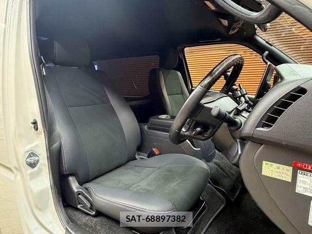 Toyota HIACE VAN 2022-03 7360199-7