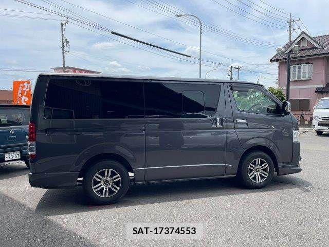 Toyota HIACE VAN 2021-04 7360202-22