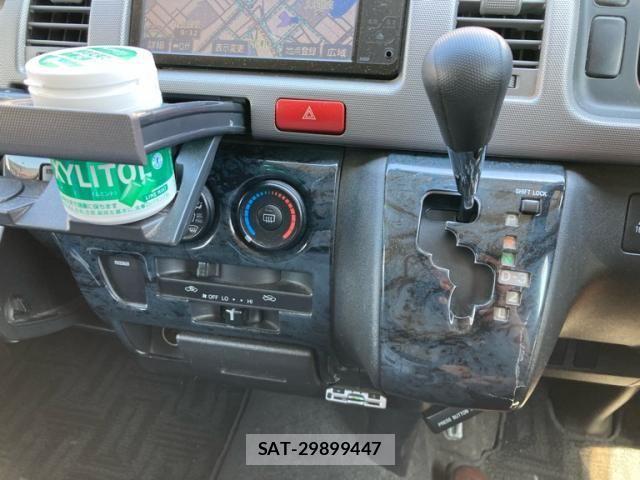 Toyota HIACE VAN 2009-01 7360217-16
