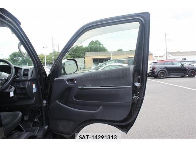 Toyota HIACE VAN 2019-09 7394560-28