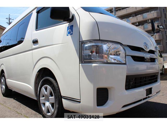 Toyota HIACE VAN 2018-03 7394556-21