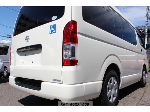 Toyota HIACE VAN 2018-03 7394556-23