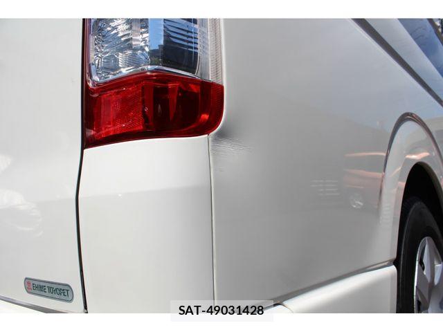 Toyota HIACE VAN 2018-03 7394556-29