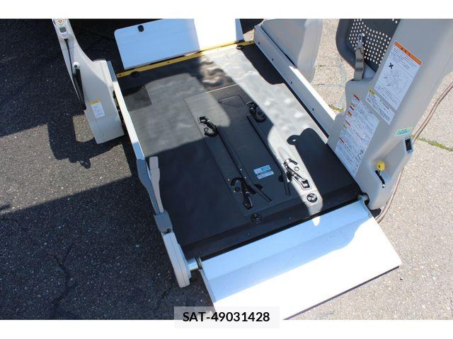 Toyota HIACE VAN 2018-03 7394556-3