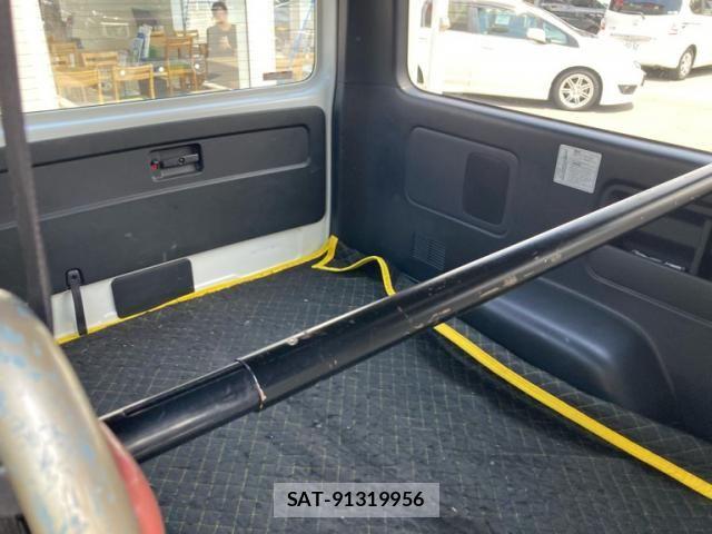 Toyota HIACE VAN 2021-05 7394557-15