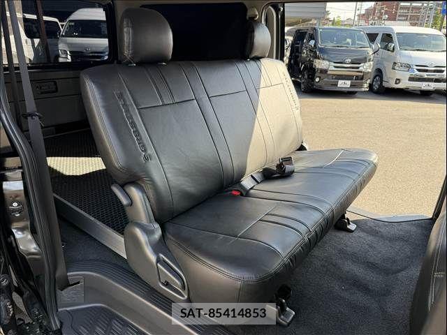 Toyota HIACE VAN 2018-06 7394553-9