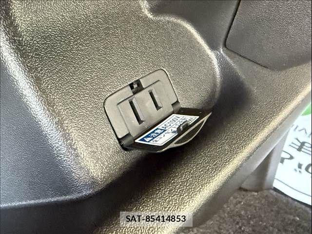 Toyota HIACE VAN 2018-06 7394553-18