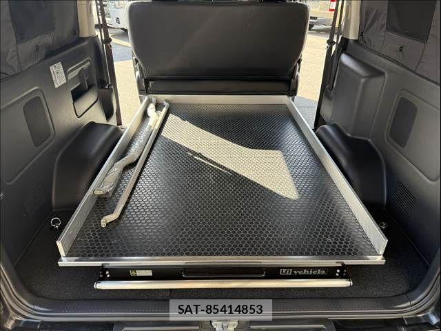 Toyota HIACE VAN 2018-06 7394553-19