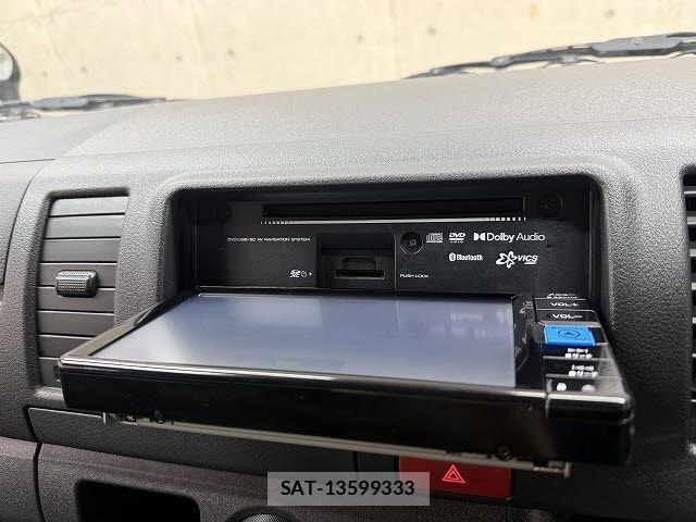 Toyota HIACE VAN 2023-02 7394558-9