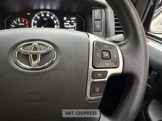 Toyota HIACE VAN 2023-02 7394558-10