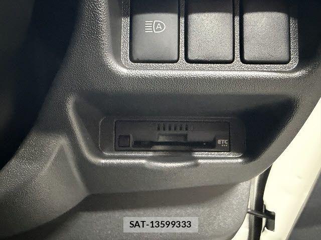 Toyota HIACE VAN 2023-02 7394558-14