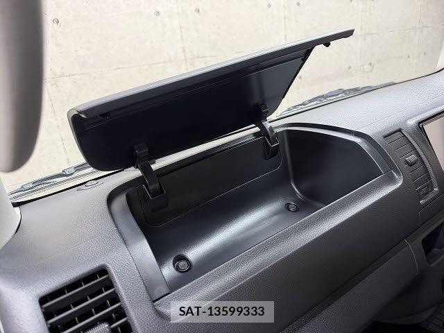 Toyota HIACE VAN 2023-02 7394558-16