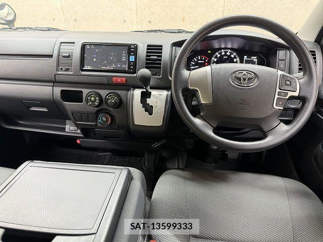 Toyota HIACE VAN 2023-02 7394558-1