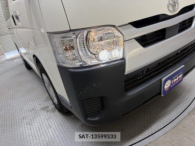 Toyota HIACE VAN 2023-02 7394558-2