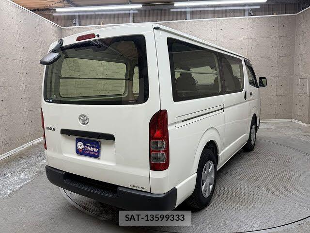 Toyota HIACE VAN 2023-02 7394558-3