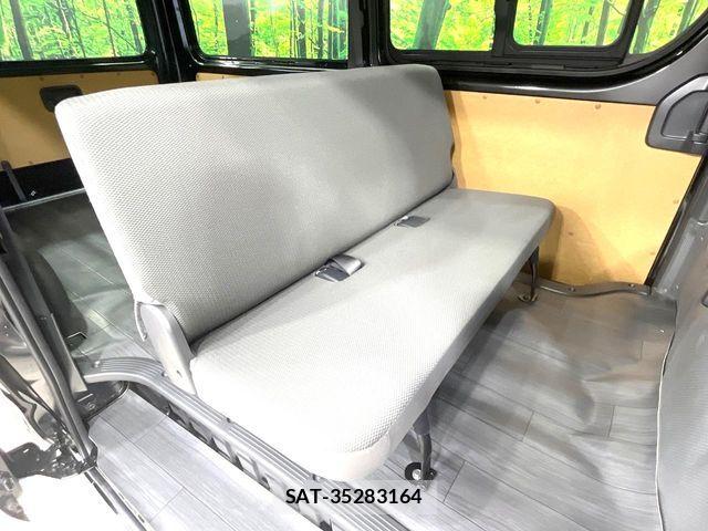 Toyota HIACE VAN 2023-07 7394559-9