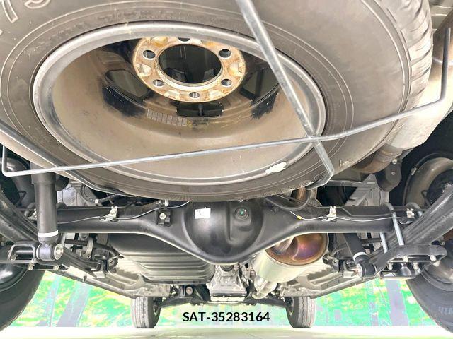 Toyota HIACE VAN 2023-07 7394559-19